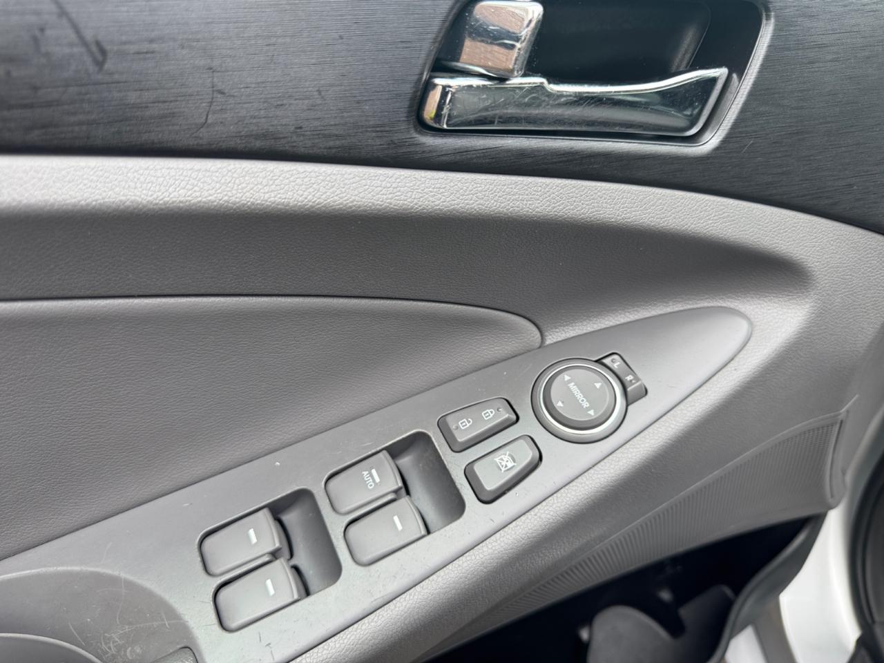 Hyundai Sonata 4dr Sdn 2.4L Auto GLS 2013