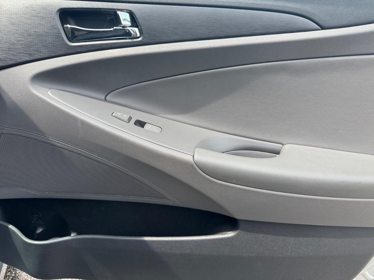 Hyundai Sonata 4dr Sdn 2.4L Auto GLS 2013