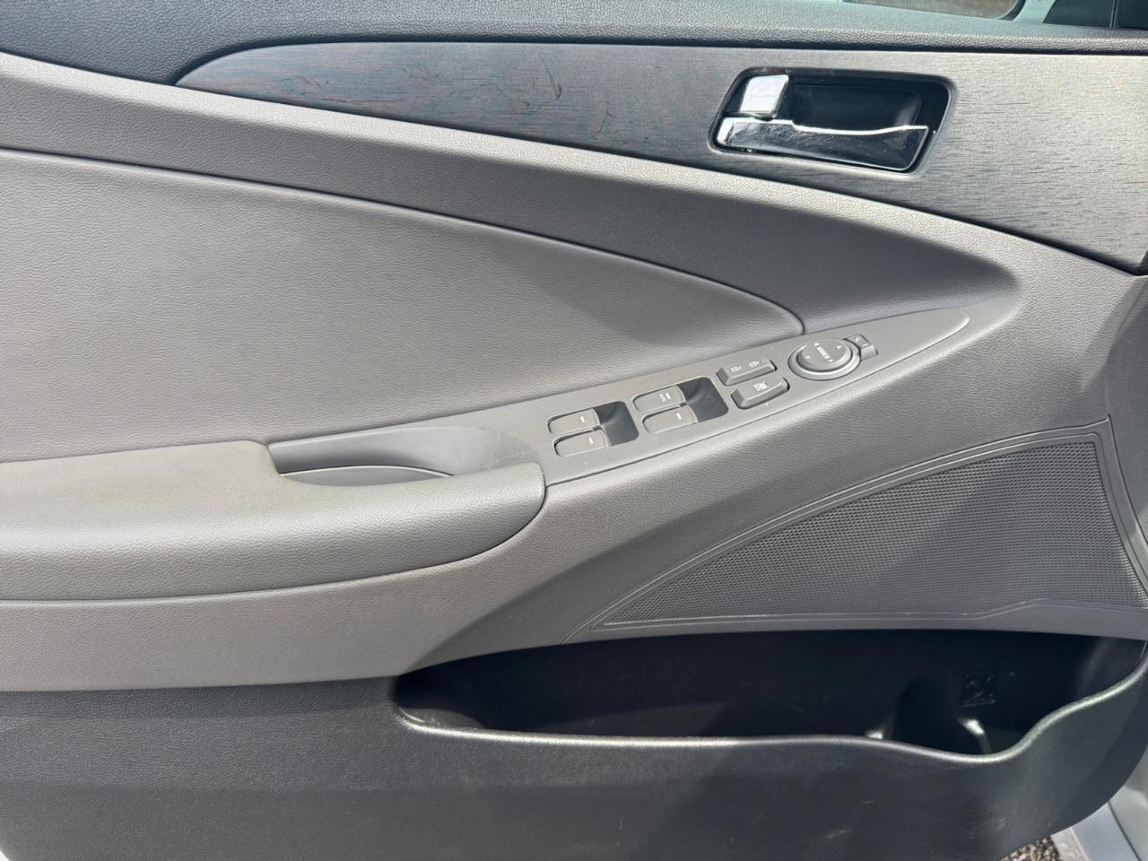 Hyundai Sonata 4dr Sdn 2.4L Auto GLS 2013