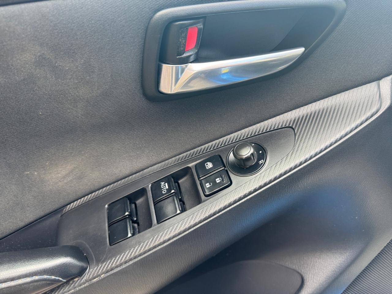 Toyota Yaris iA Auto (Natl) 2017