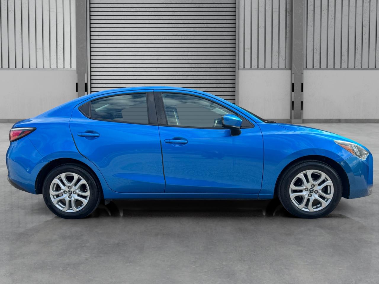 Toyota Yaris iA Auto (Natl) 2017