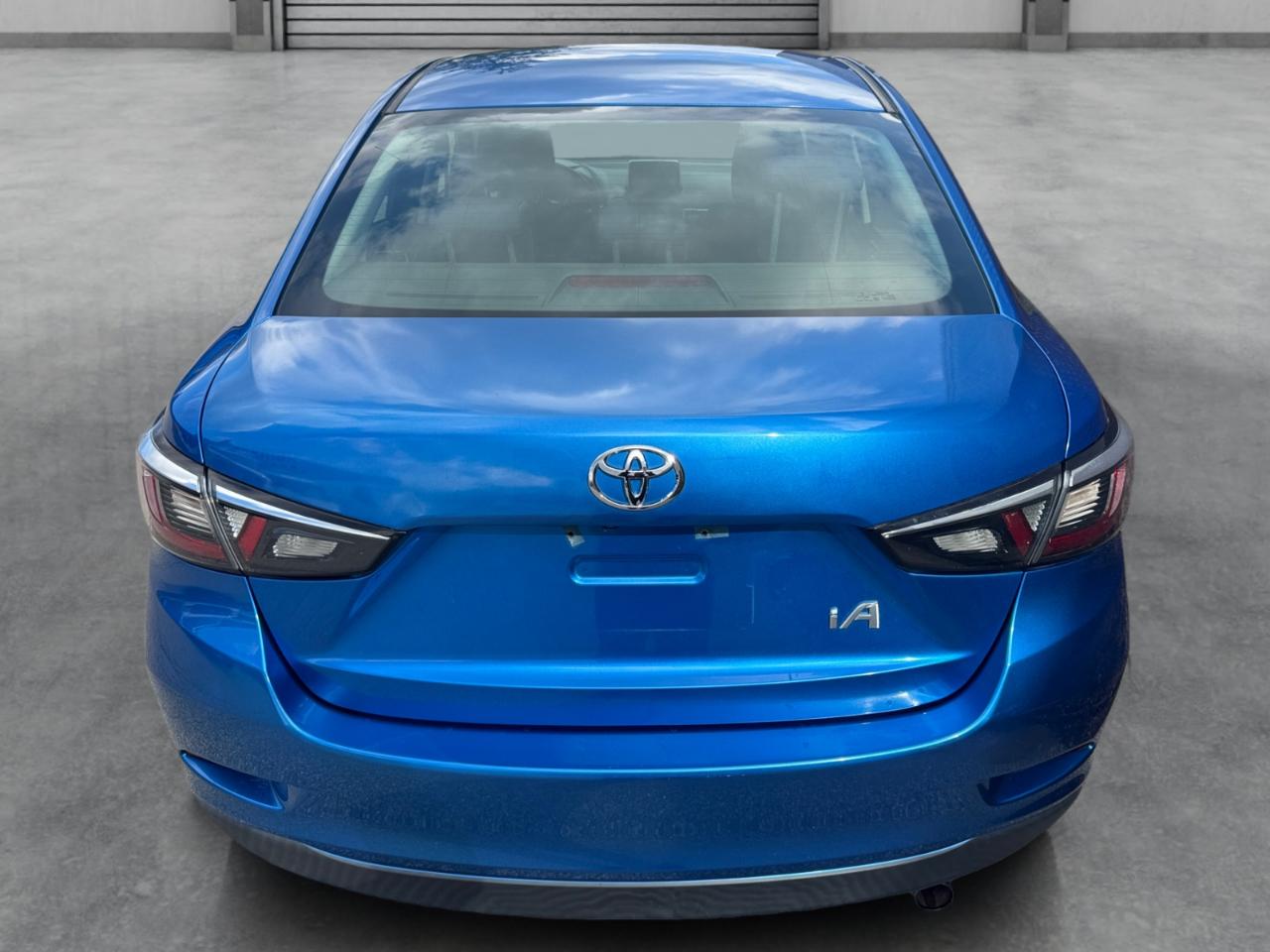 Toyota Yaris iA Auto (Natl) 2017