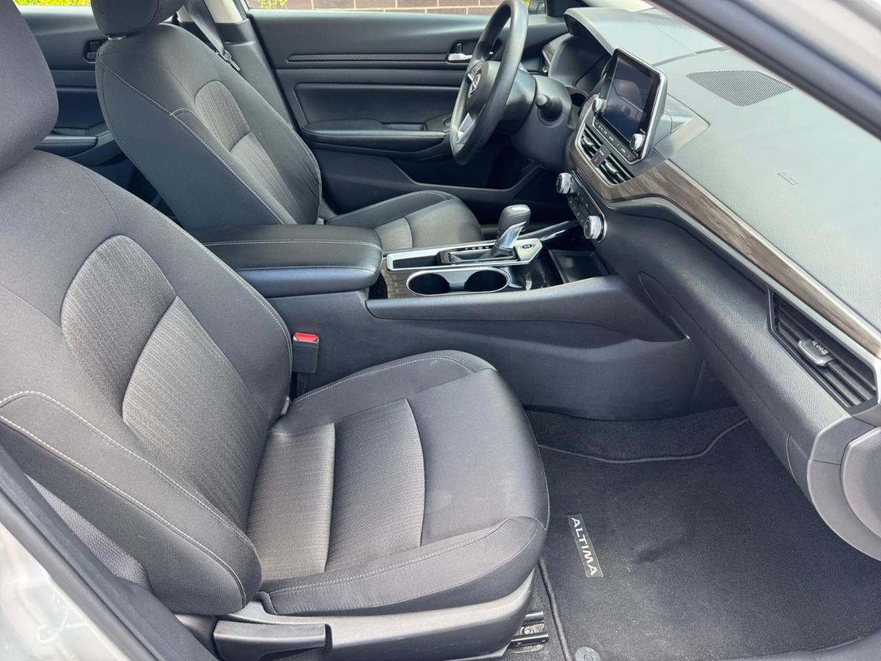 Nissan Altima 2.5 SV Sedan 2024