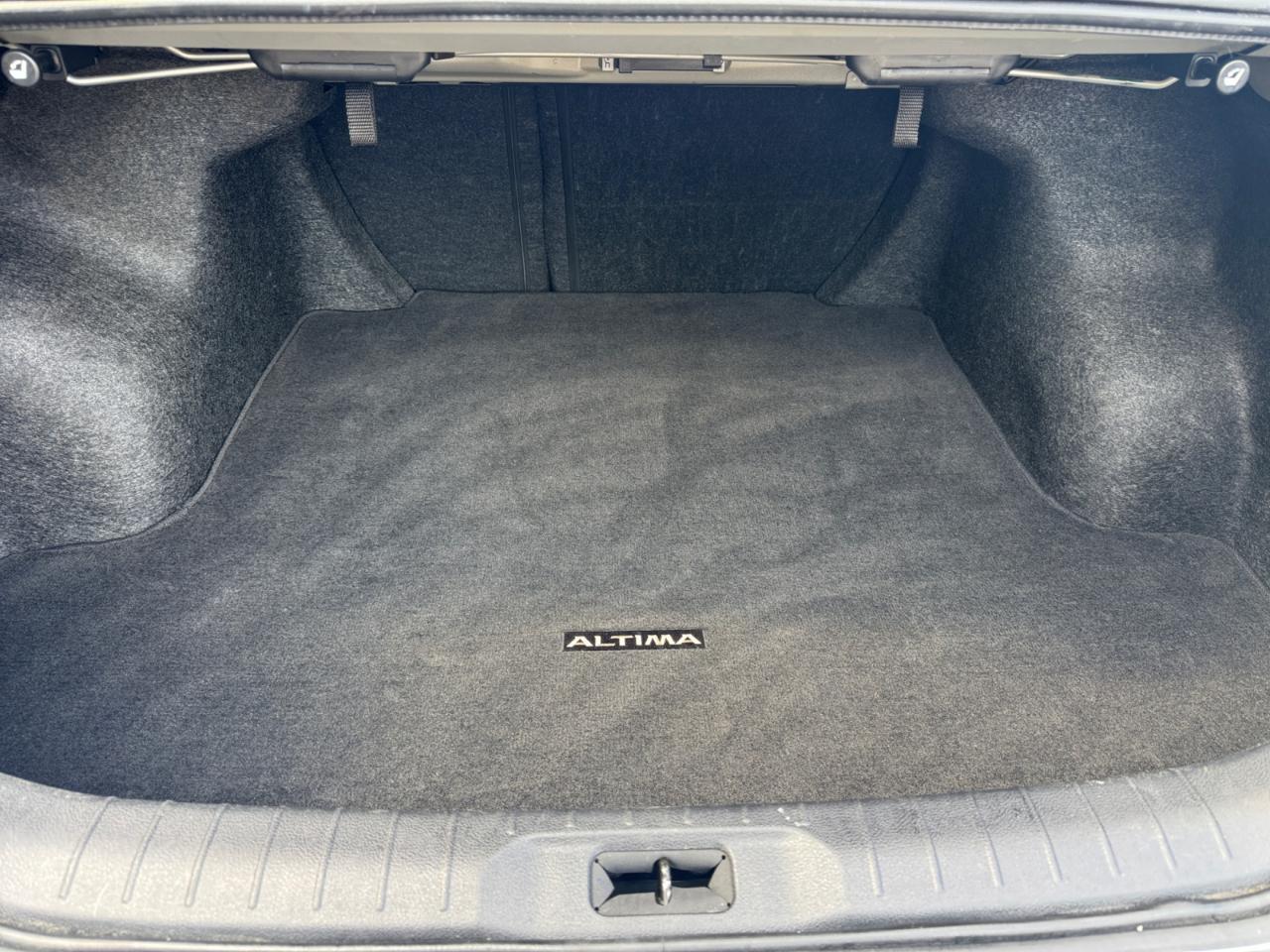 Nissan Altima 2.5 SV Sedan 2024