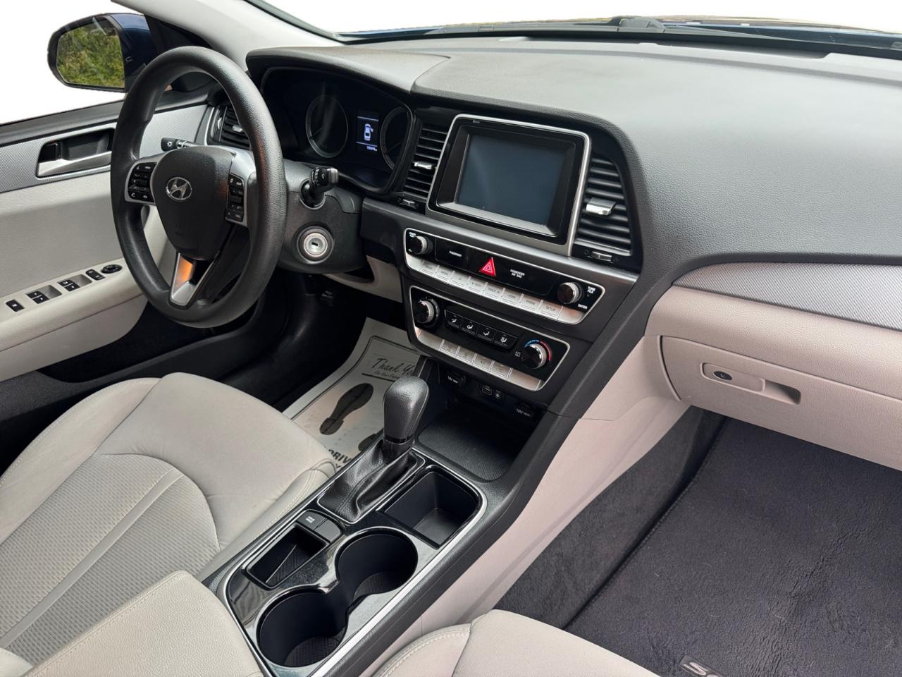 Hyundai Sonata SE 2.4L 2019