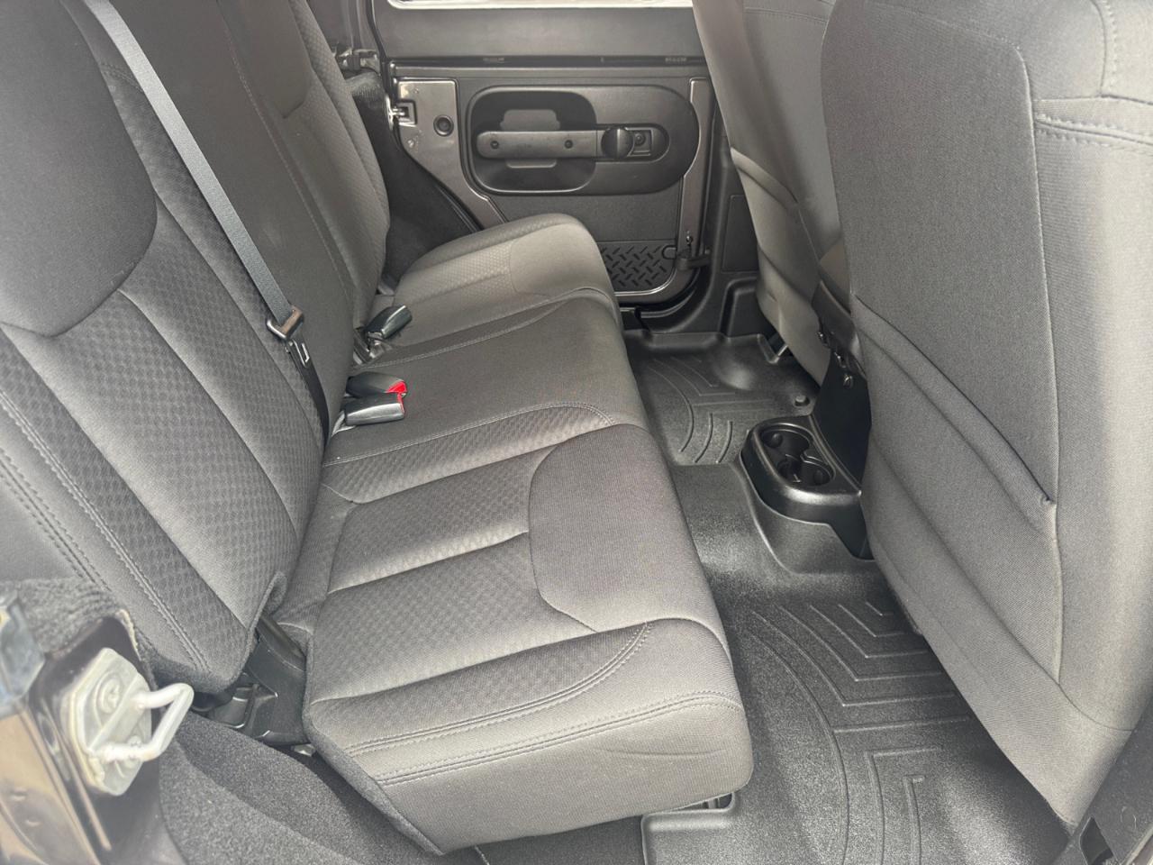 Jeep Wrangler Unlimited 4WD 4dr Sport 2016