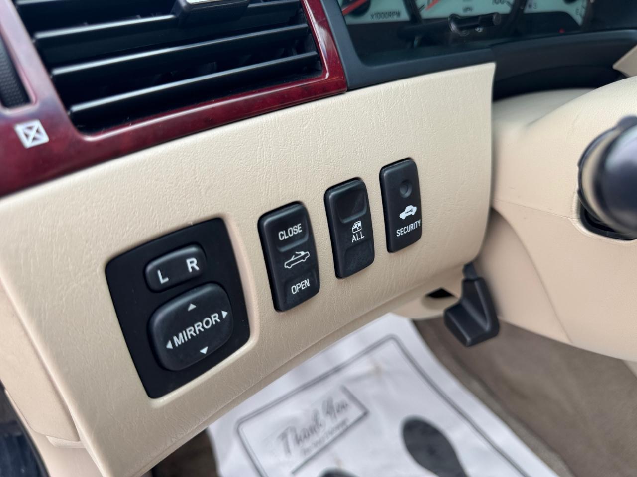 Toyota Camry Solara 2dr Conv SLE V6 Auto (Natl) 2004