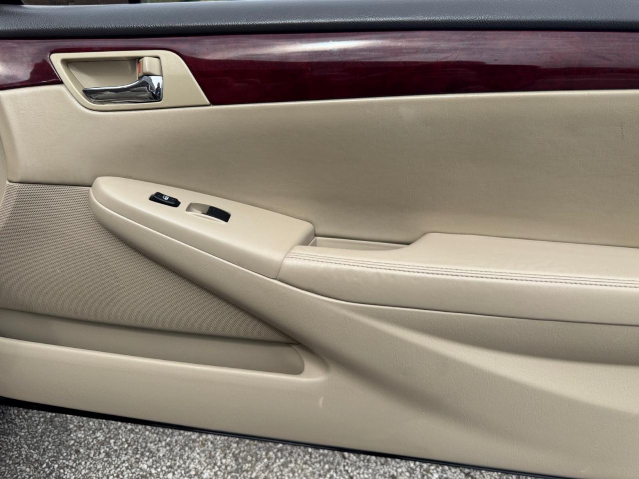 Toyota Camry Solara 2dr Conv SLE V6 Auto (Natl) 2004