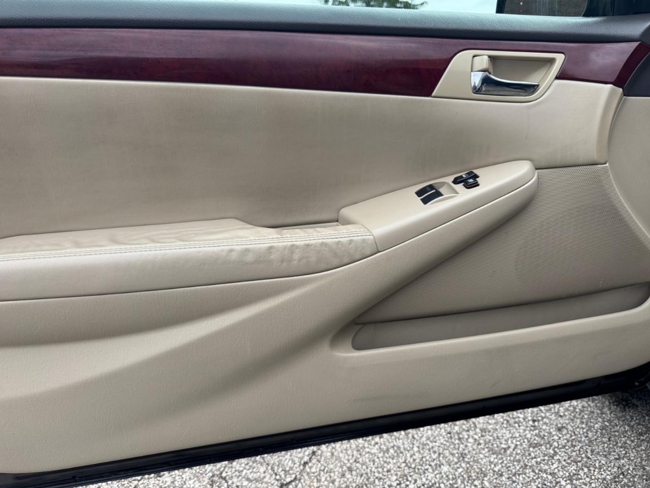 Toyota Camry Solara 2dr Conv SLE V6 Auto (Natl) 2004