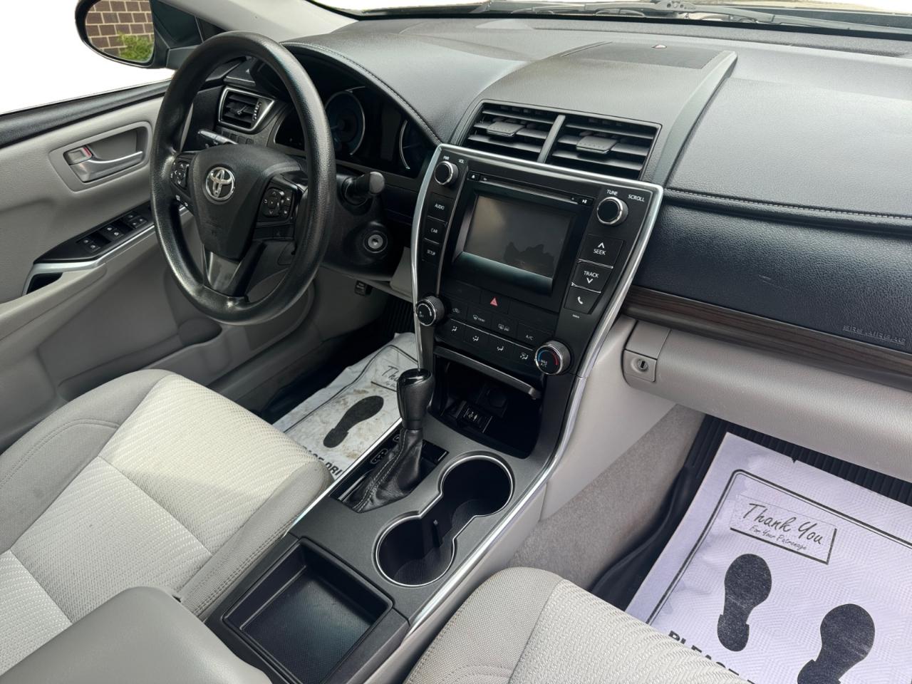 Toyota Camry LE Auto (Natl) 2017