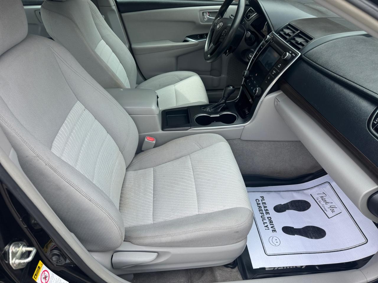 Toyota Camry LE Auto (Natl) 2017