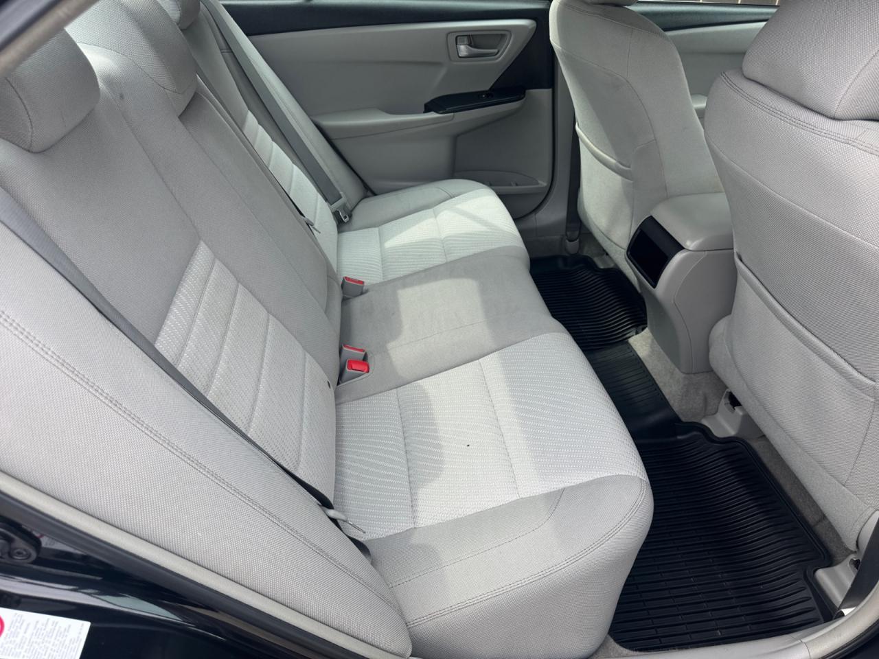 Toyota Camry LE Auto (Natl) 2017