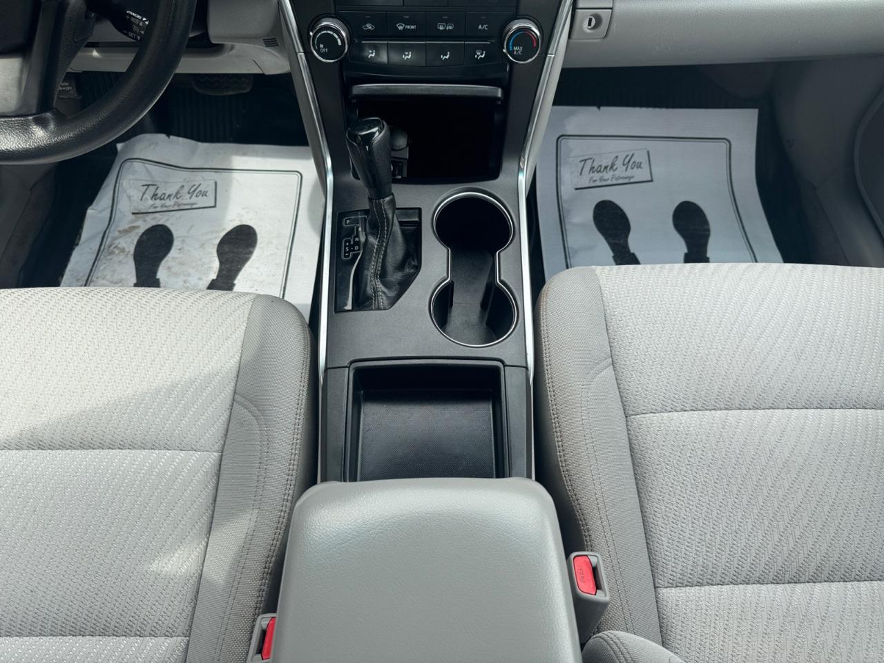 Toyota Camry LE Auto (Natl) 2017