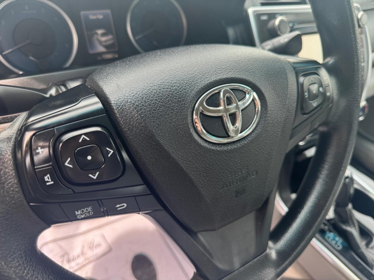 Toyota Camry LE Auto (Natl) 2017