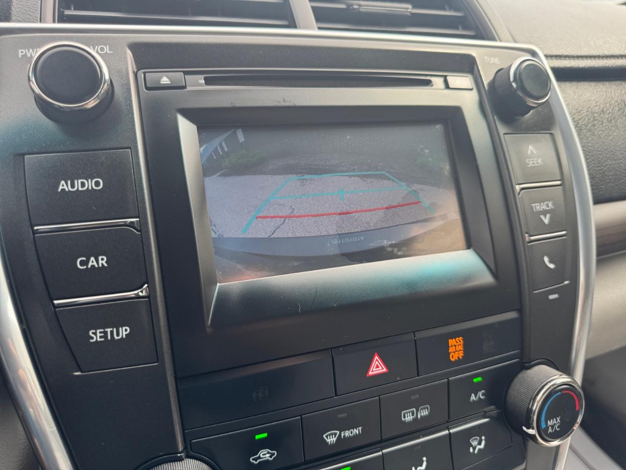 Toyota Camry LE Auto (Natl) 2017