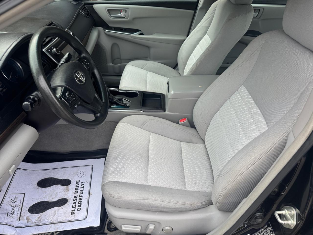 Toyota Camry LE Auto (Natl) 2017