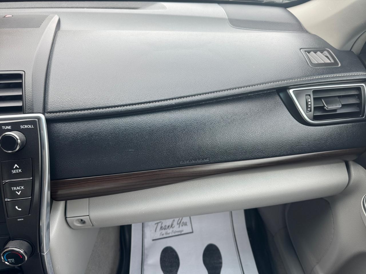 Toyota Camry LE Auto (Natl) 2017