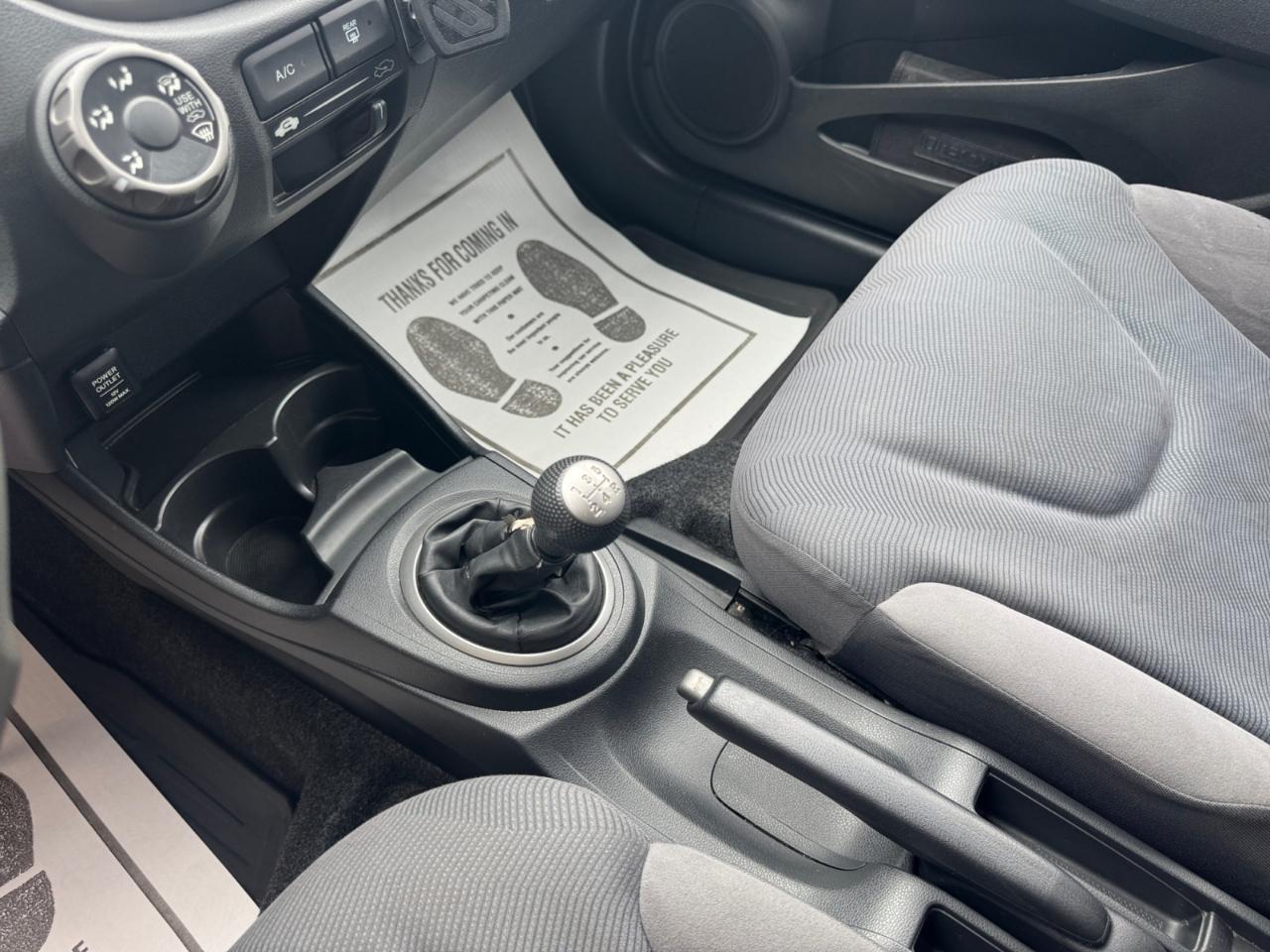 Honda Fit 5dr HB Man 2010