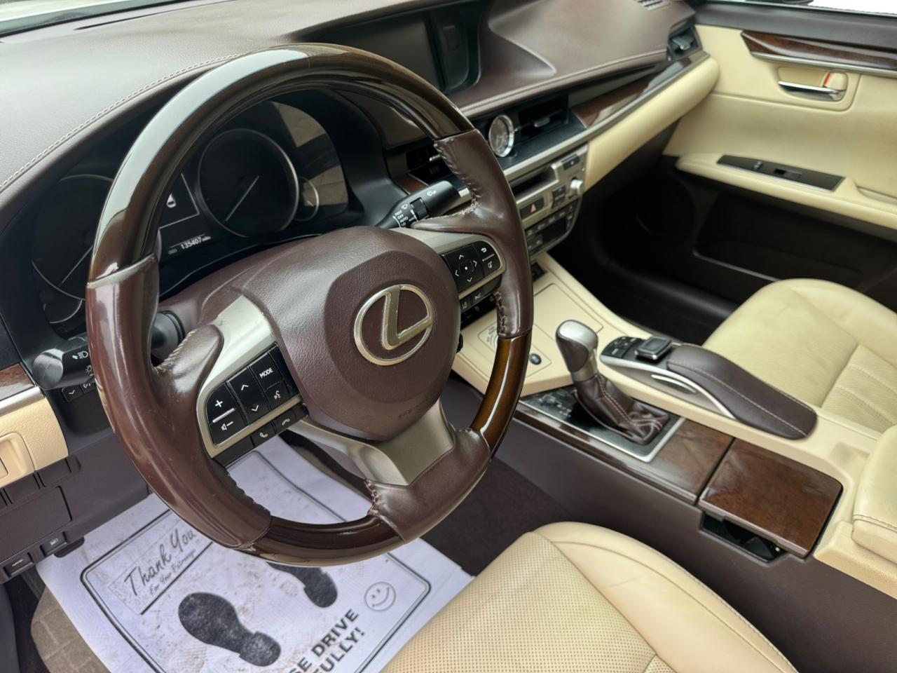 Lexus ES ES 350 FWD 2017