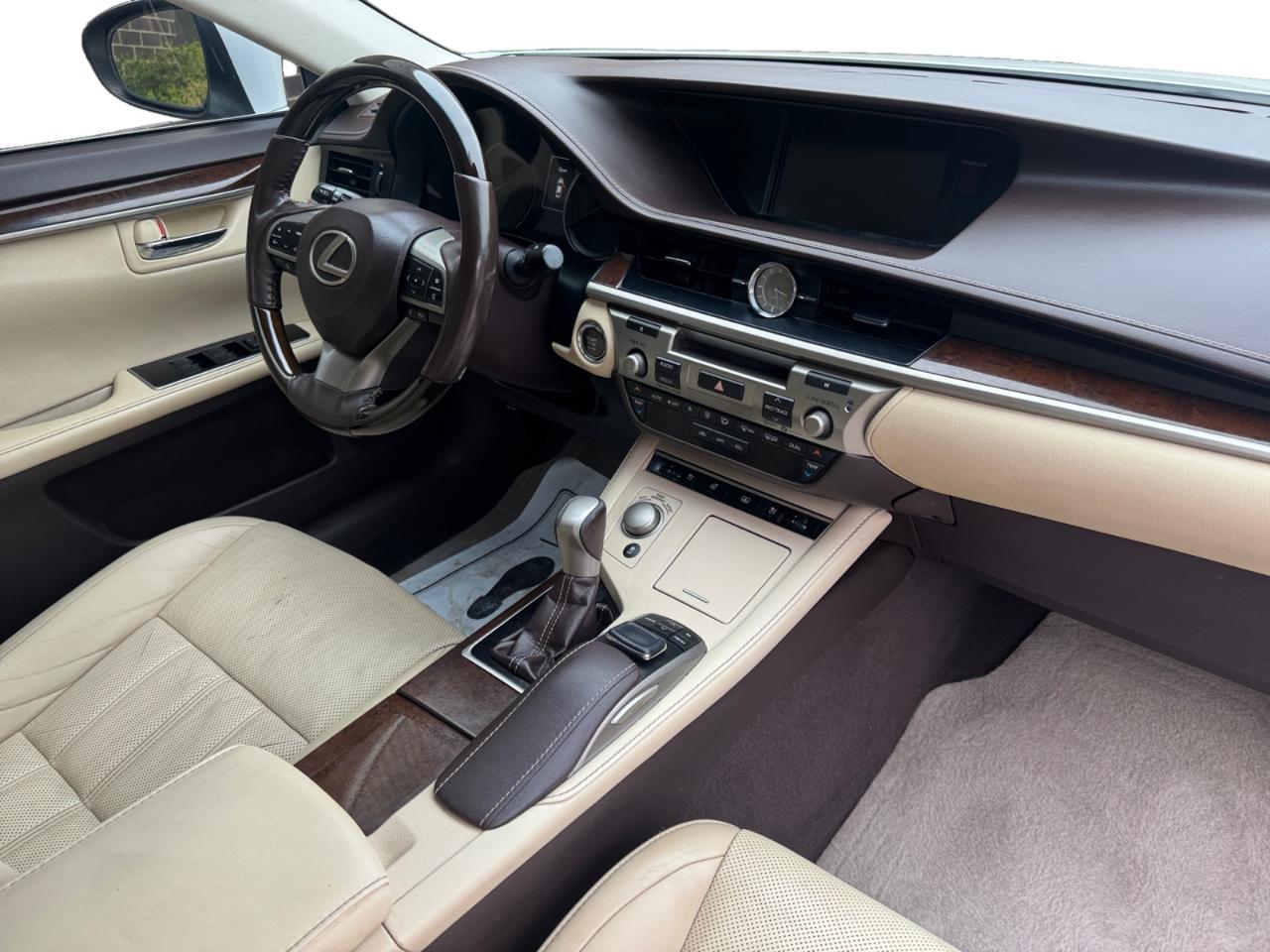 Lexus ES ES 350 FWD 2017