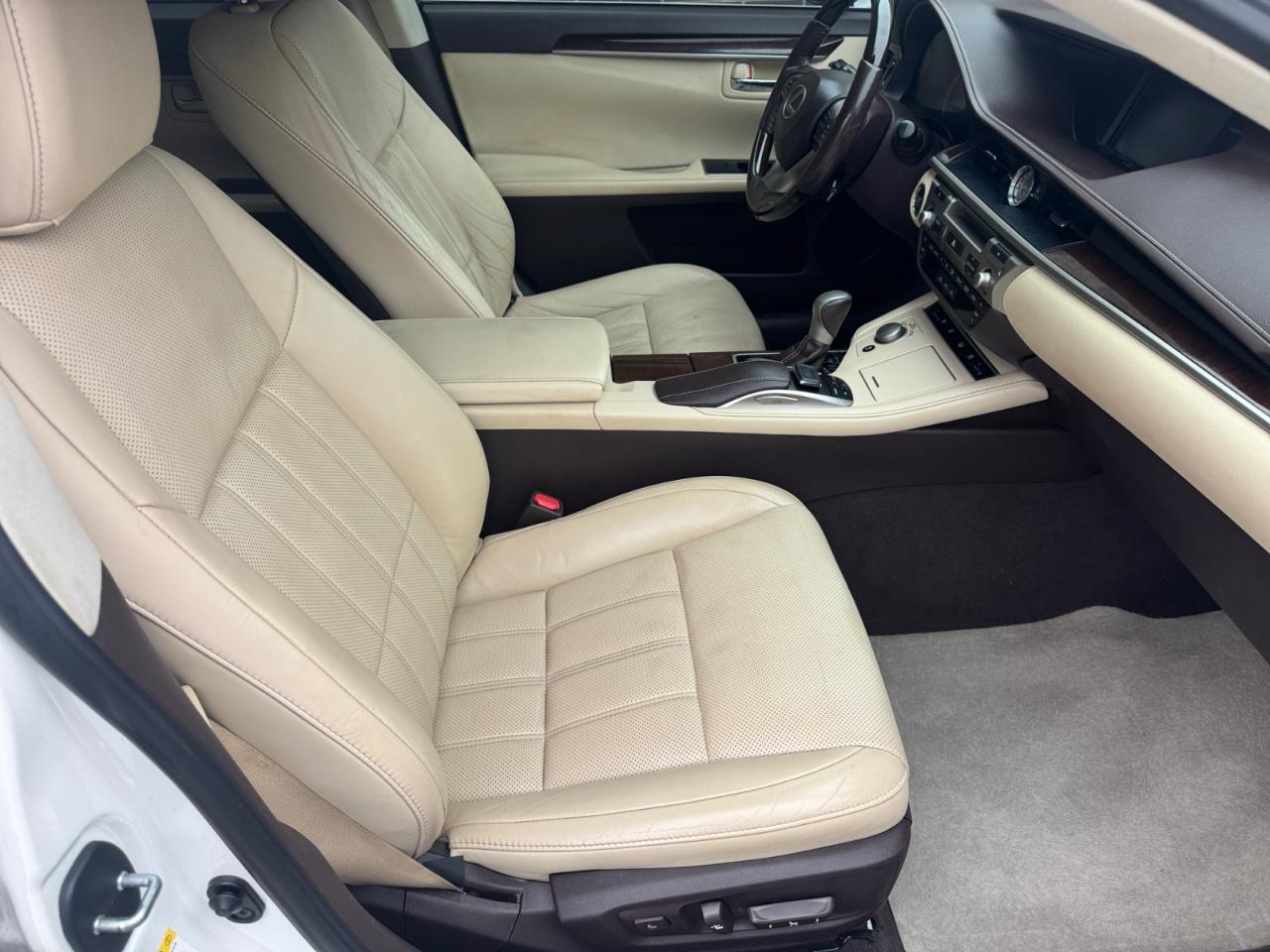 Lexus ES ES 350 FWD 2017