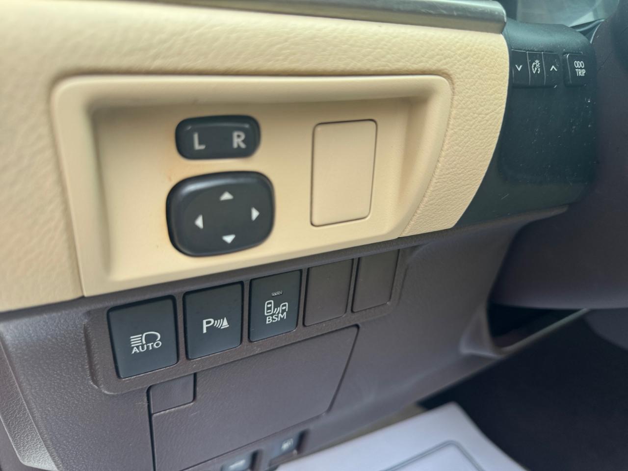 Lexus ES ES 350 FWD 2017