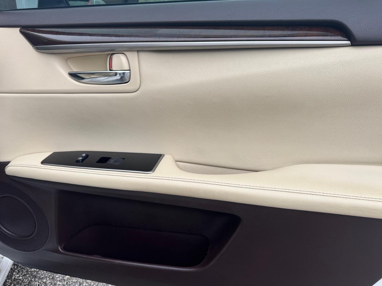 Lexus ES ES 350 FWD 2017