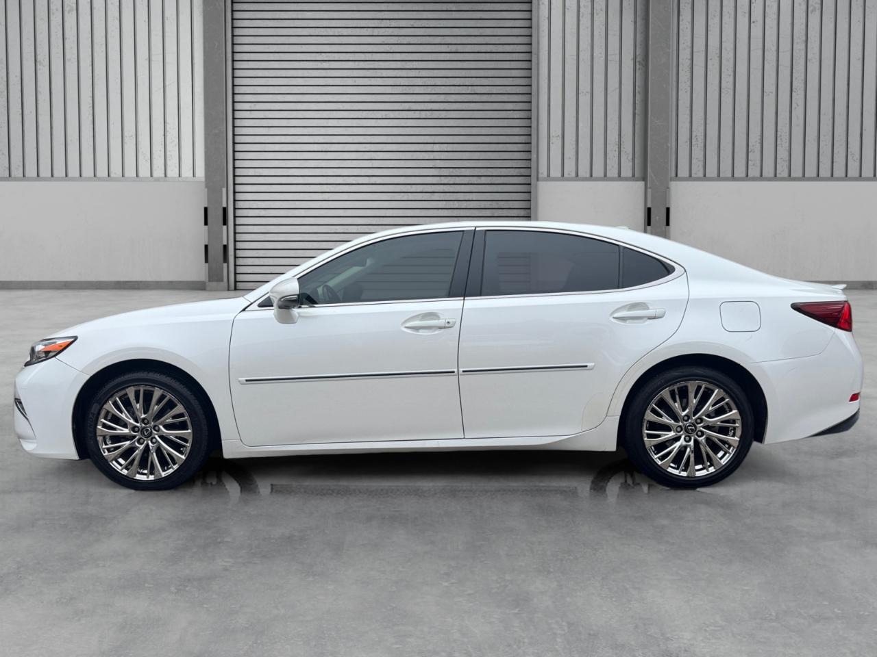 Lexus ES ES 350 FWD 2017