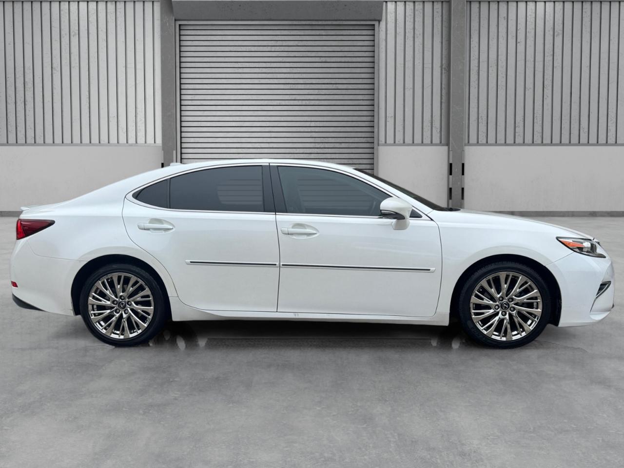 Lexus ES ES 350 FWD 2017