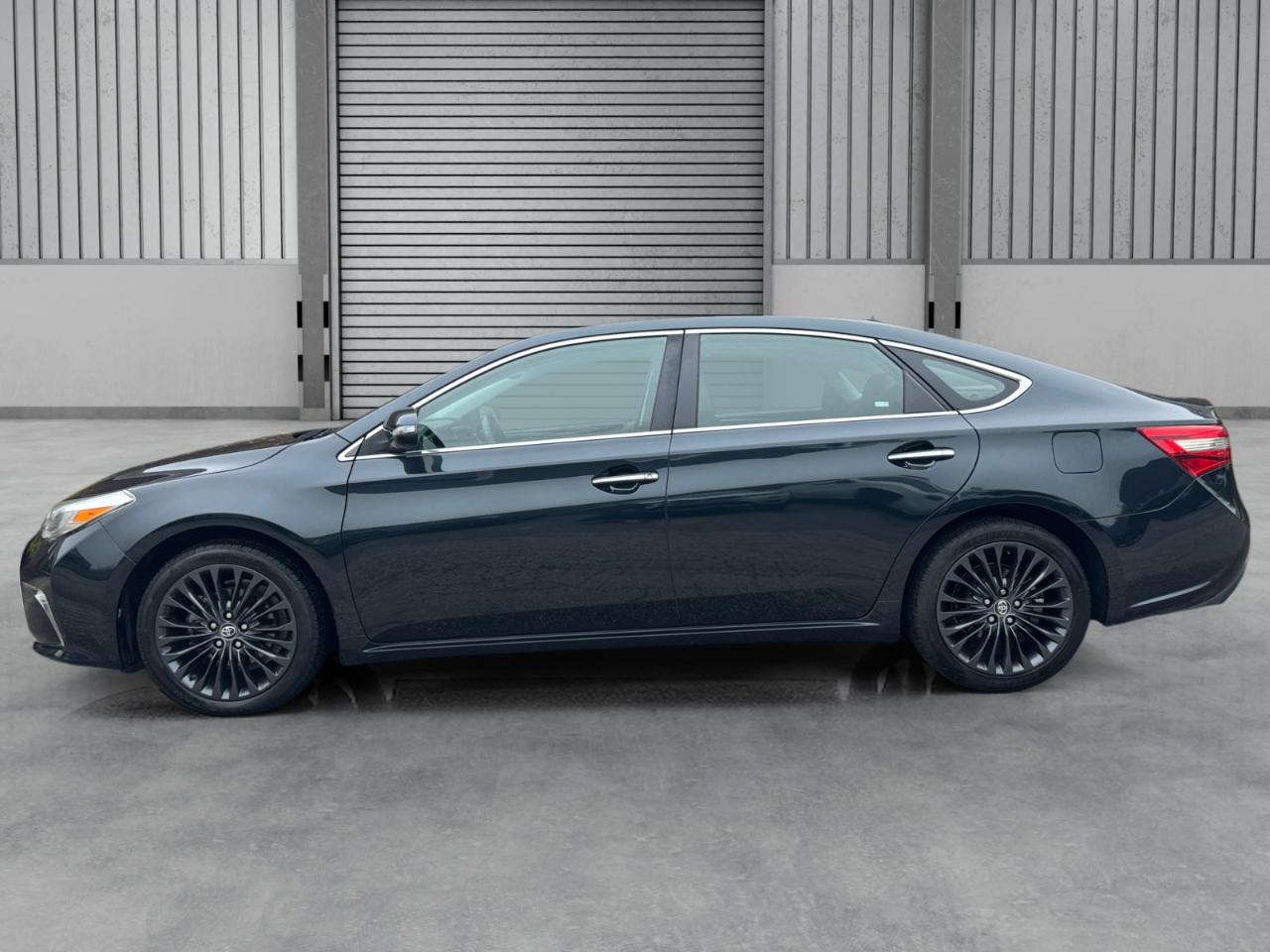 Toyota Avalon 4dr Sdn Limited (Natl) 2016