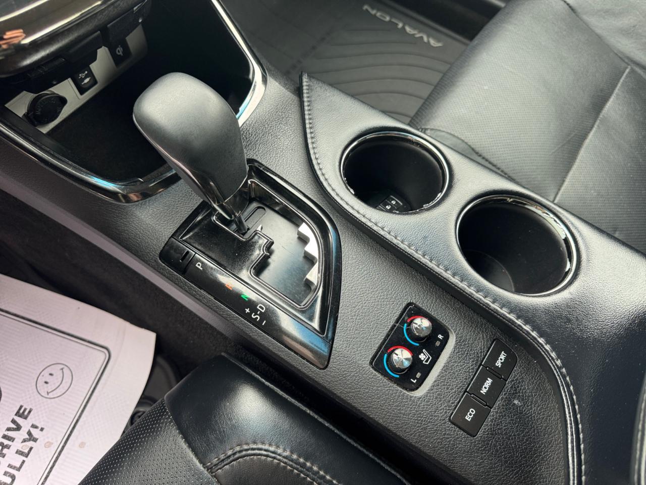 Toyota Avalon 4dr Sdn Limited (Natl) 2016