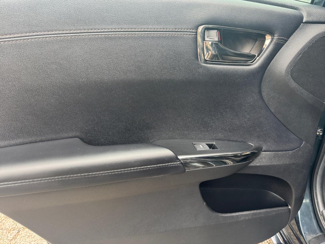 Toyota Avalon 4dr Sdn Limited (Natl) 2016