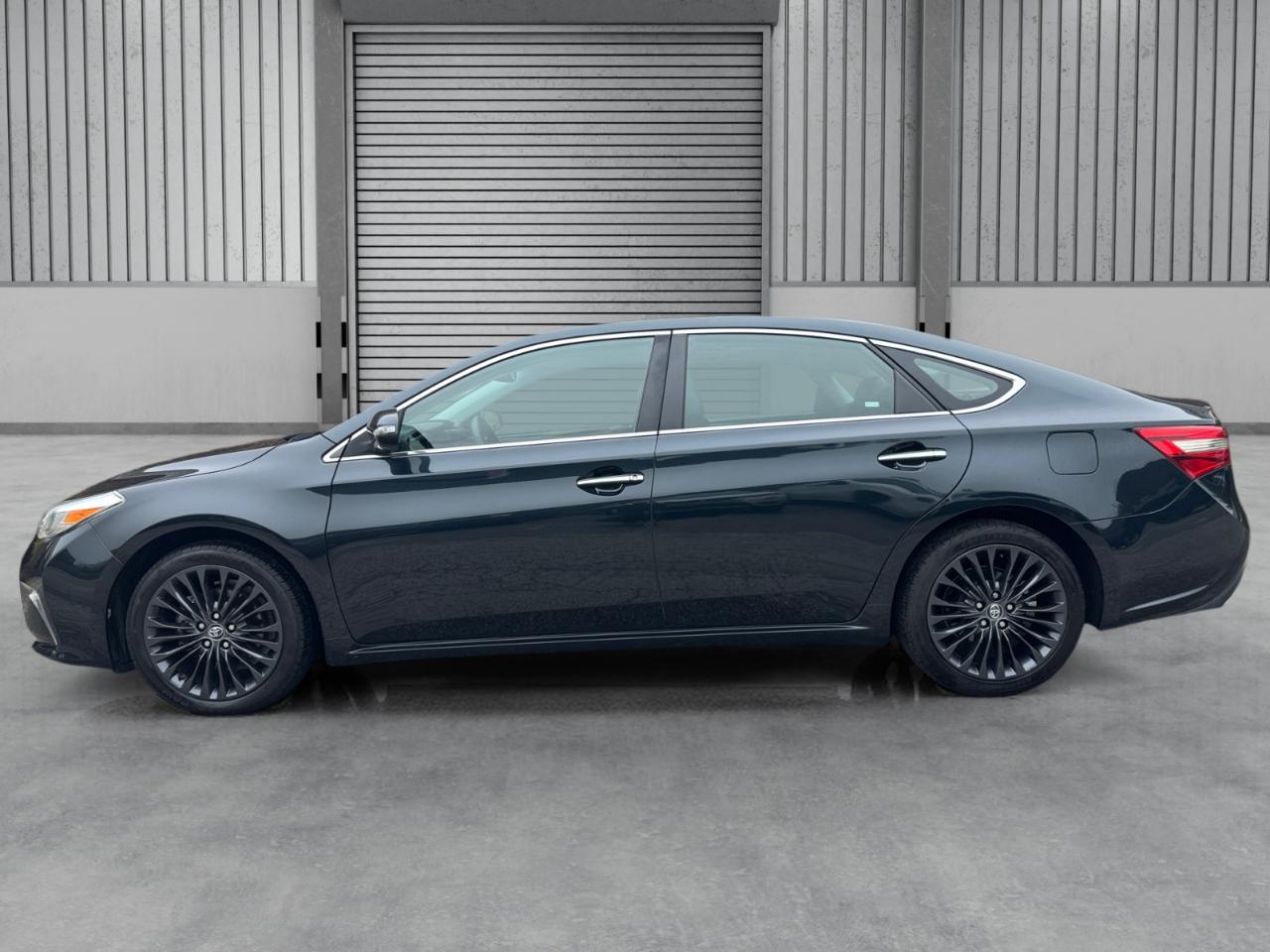 Toyota Avalon 4dr Sdn Limited (Natl) 2016