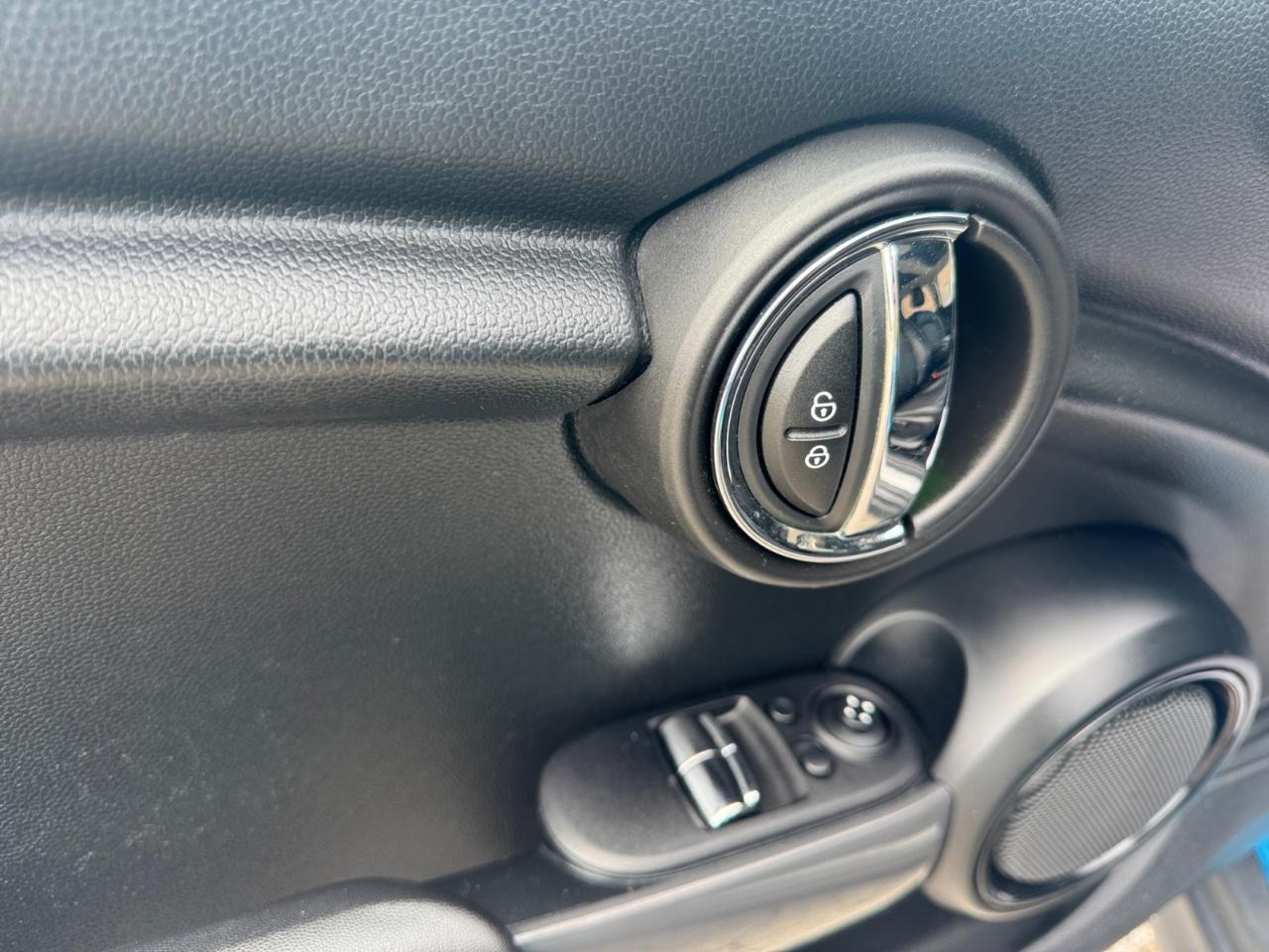 MINI Cooper Hardtop 2dr HB 2015