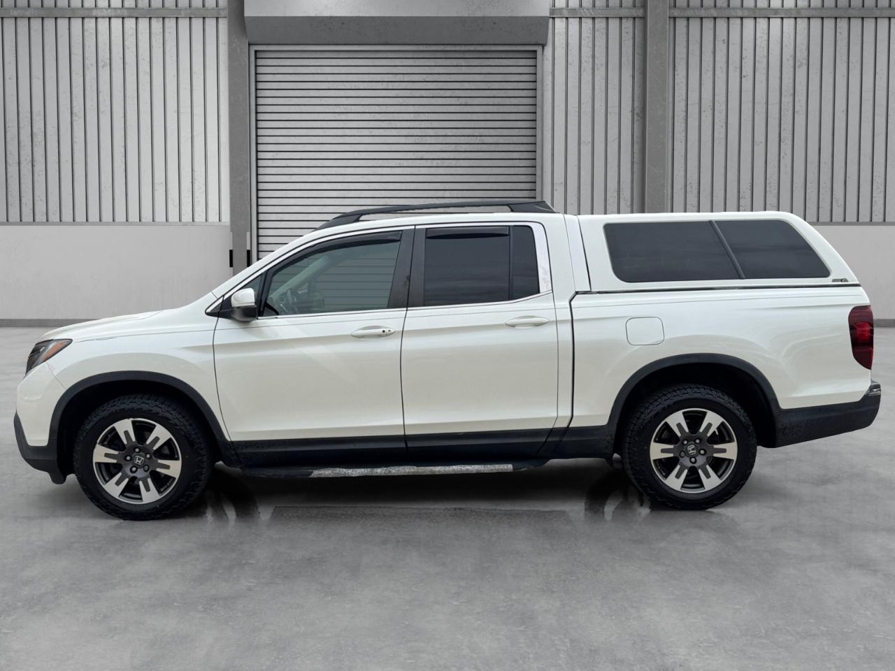 Honda Ridgeline RTL-T 4x4 Crew Cab 5.3' Bed 2017