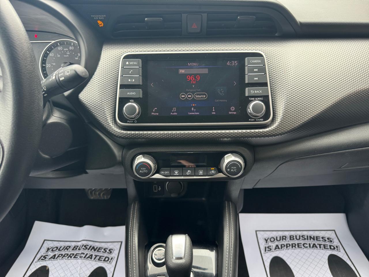 Nissan Kicks SV FWD 2018