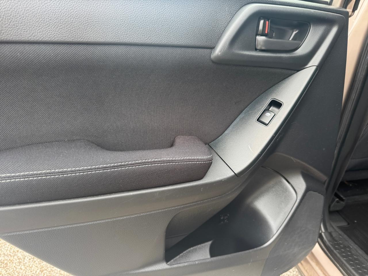 Subaru Forester 4dr CVT 2.5i PZEV 2015