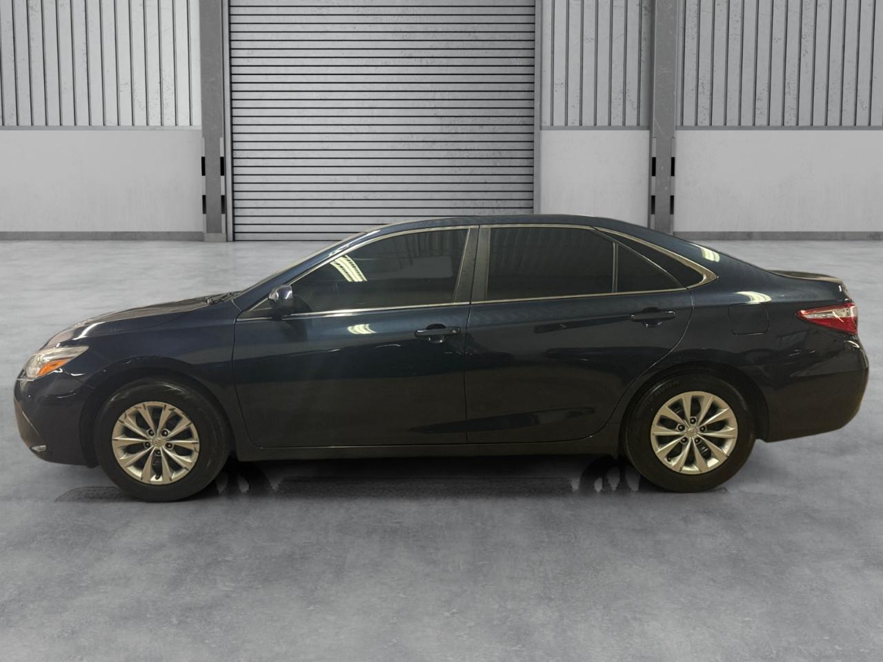Toyota Camry LE Auto (Natl) 2017