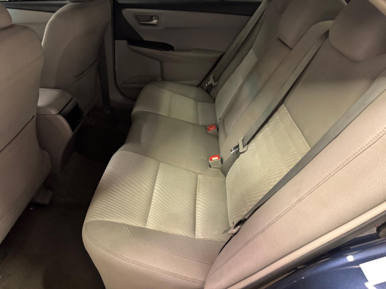 Toyota Camry LE Auto (Natl) 2017