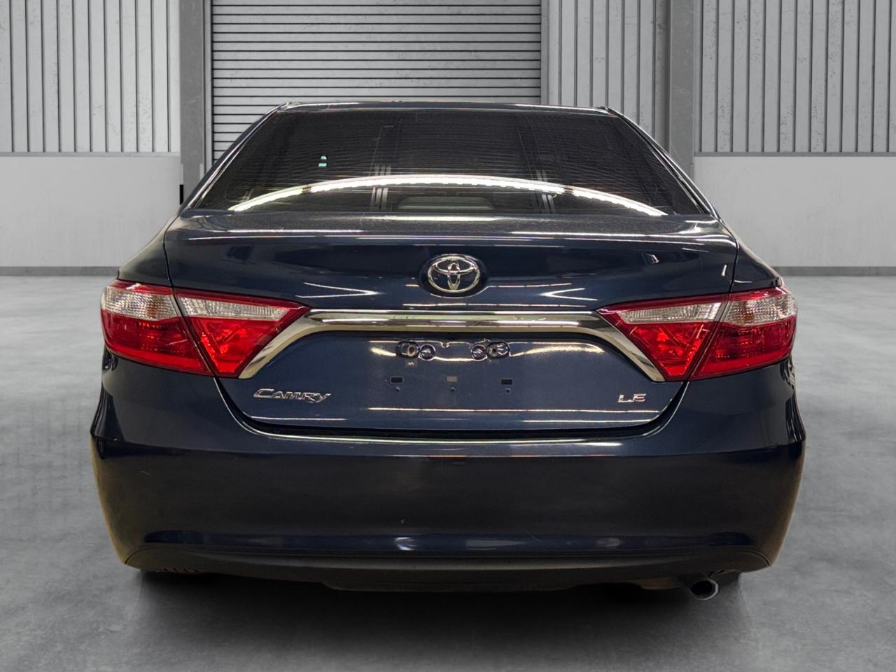 Toyota Camry LE Auto (Natl) 2017