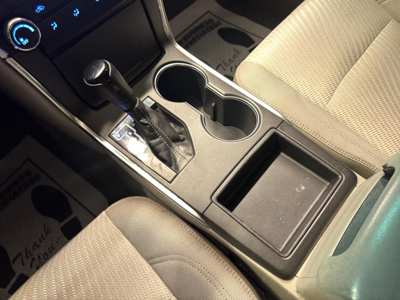 Toyota Camry LE Auto (Natl) 2017
