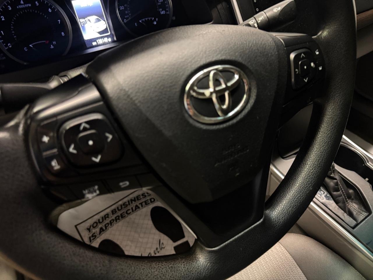 Toyota Camry LE Auto (Natl) 2017