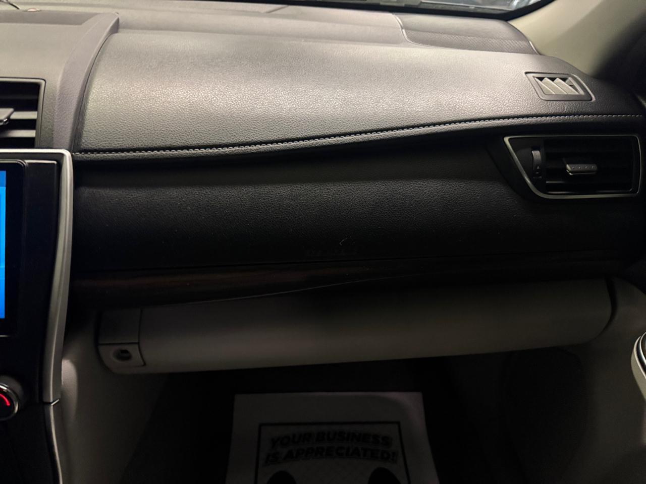 Toyota Camry LE Auto (Natl) 2017