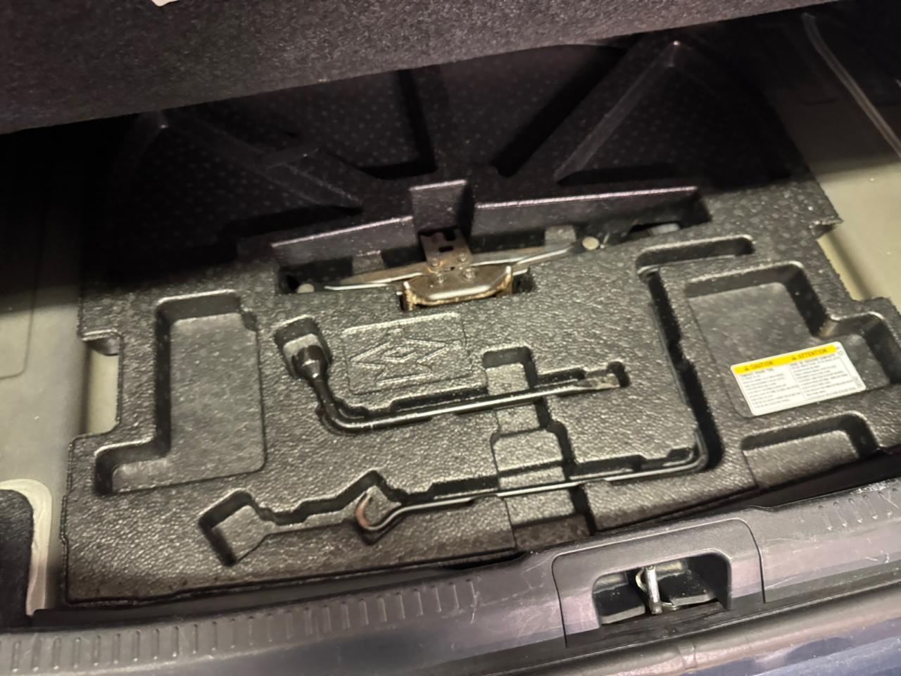 Toyota Camry LE Auto (Natl) 2017