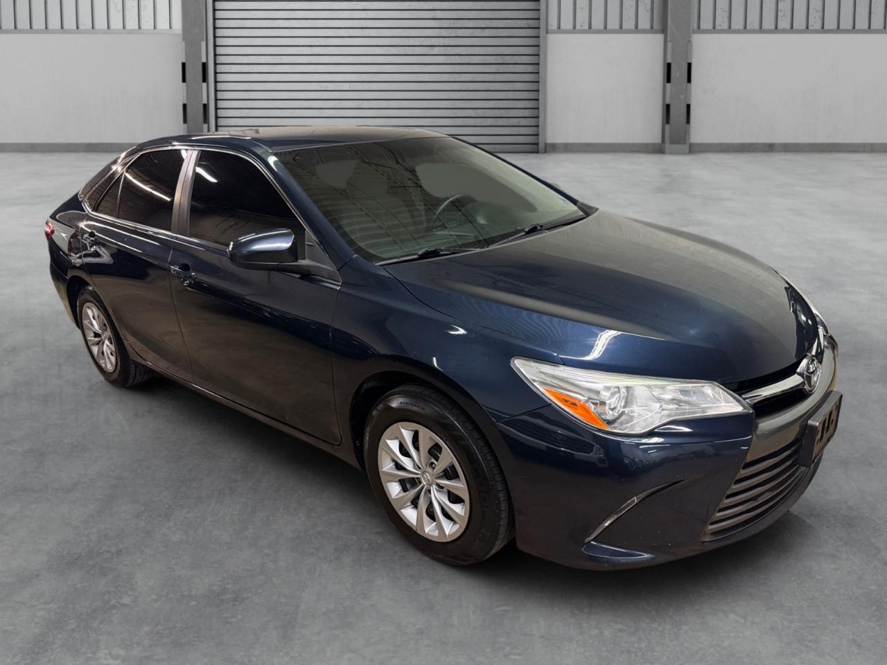 Toyota Camry LE Auto (Natl) 2017