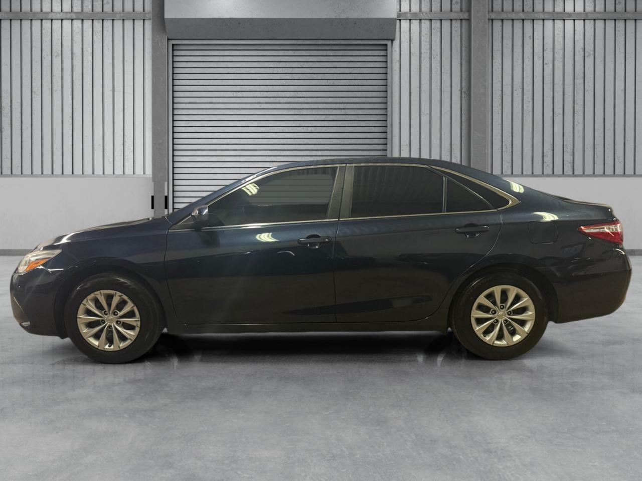 Toyota Camry LE Auto (Natl) 2017