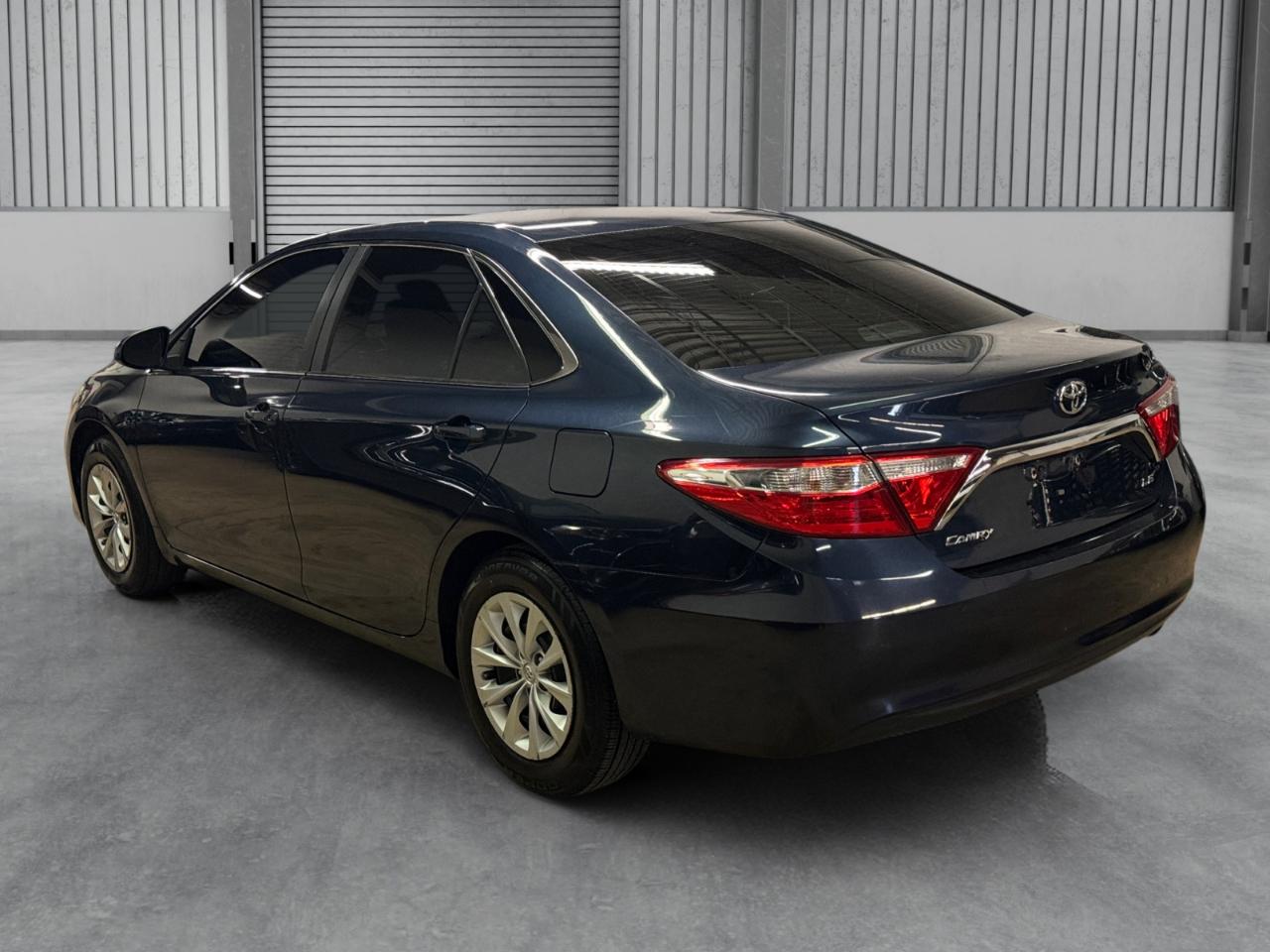 Toyota Camry LE Auto (Natl) 2017
