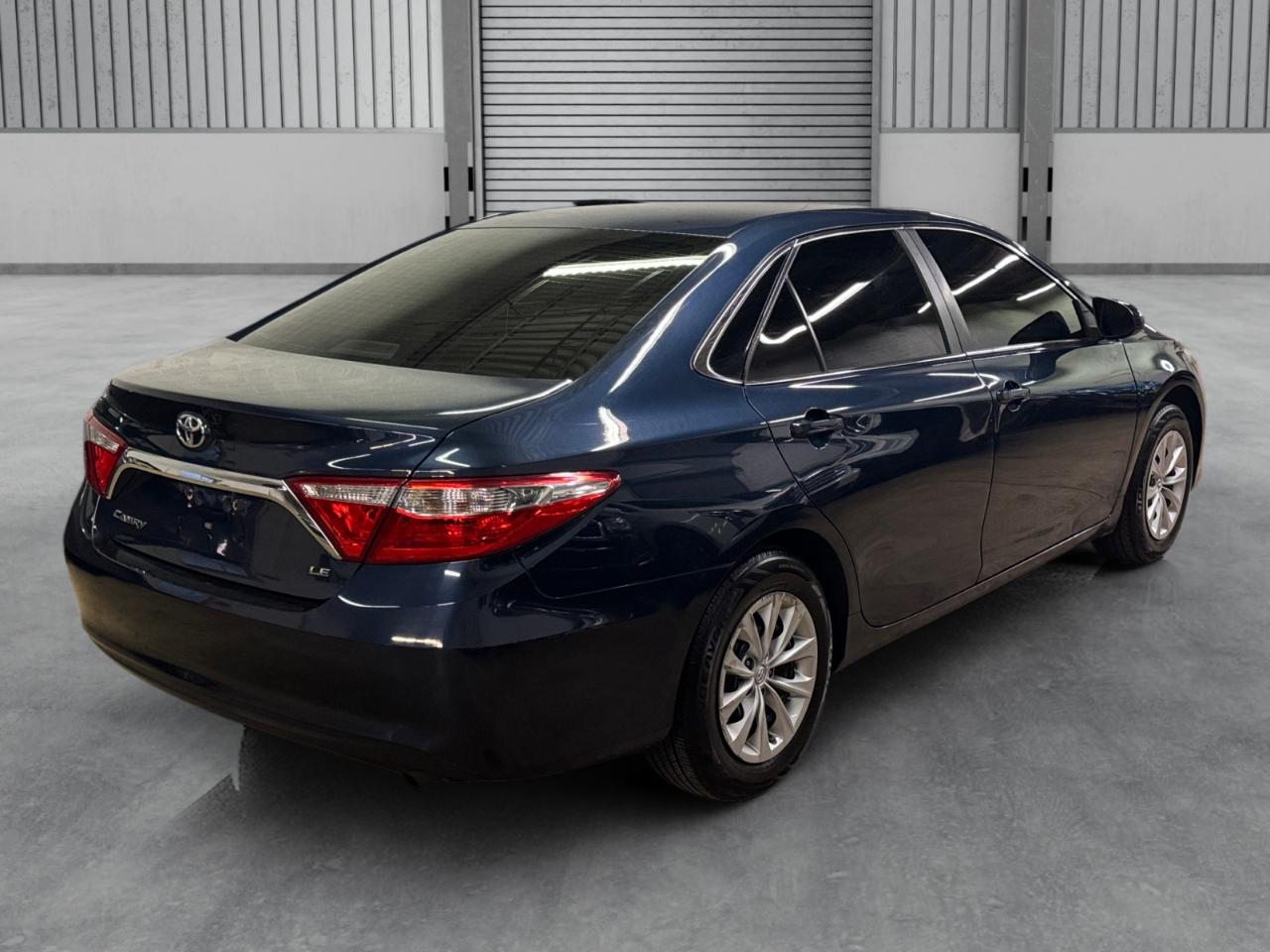 Toyota Camry LE Auto (Natl) 2017