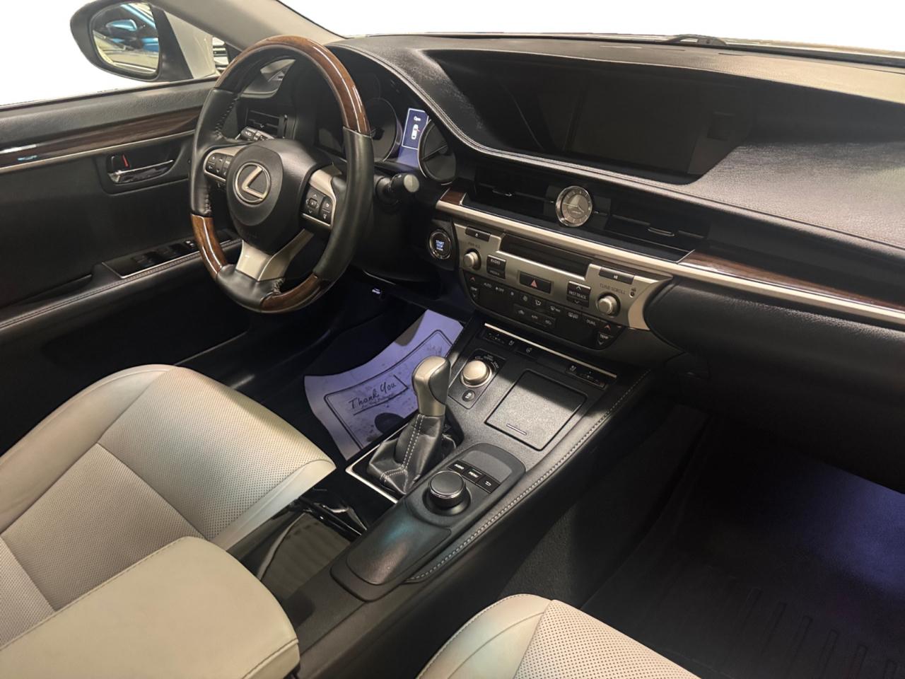 Lexus ES 350 4dr Sdn 2016