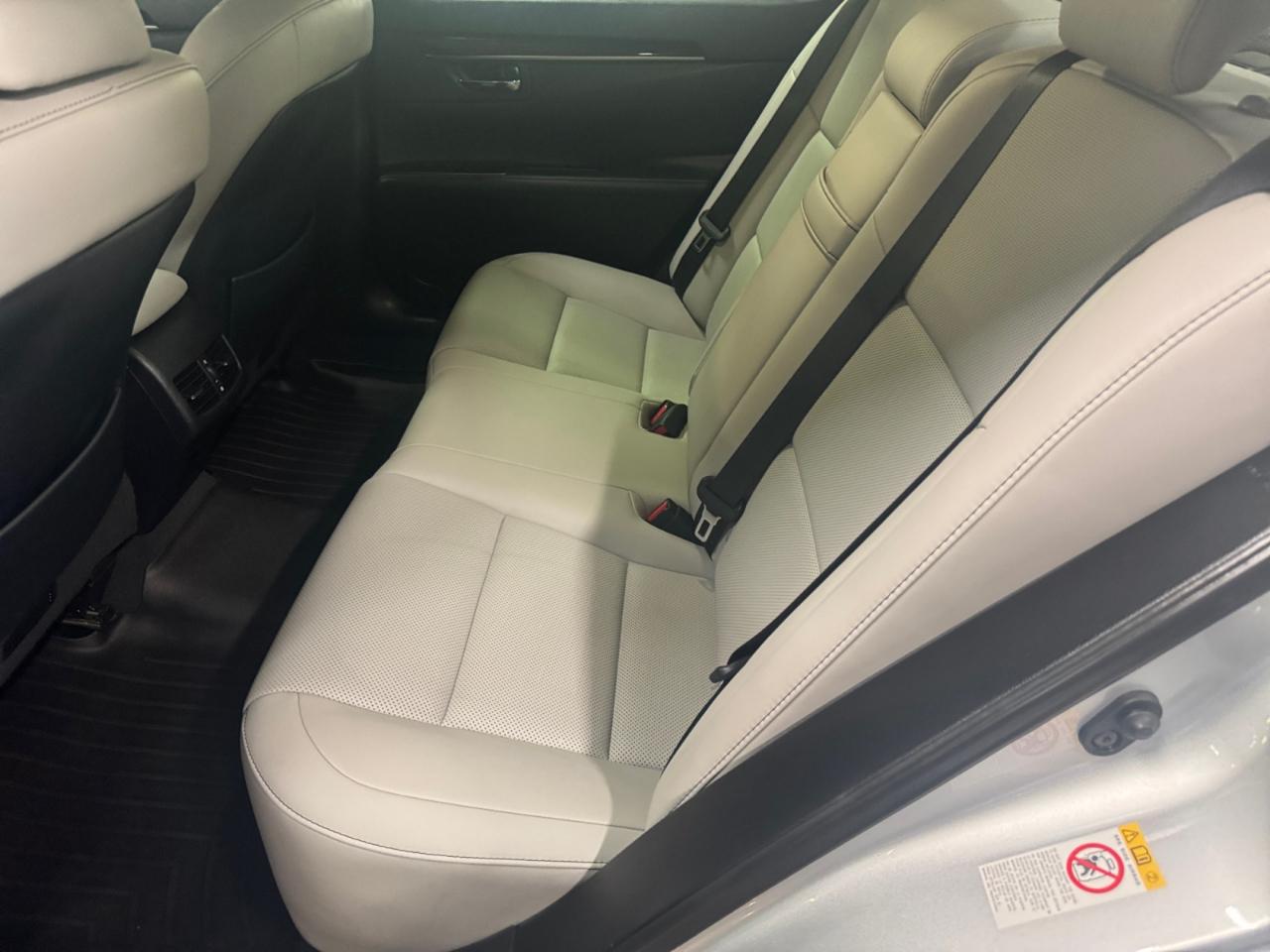 Lexus ES 350 4dr Sdn 2016